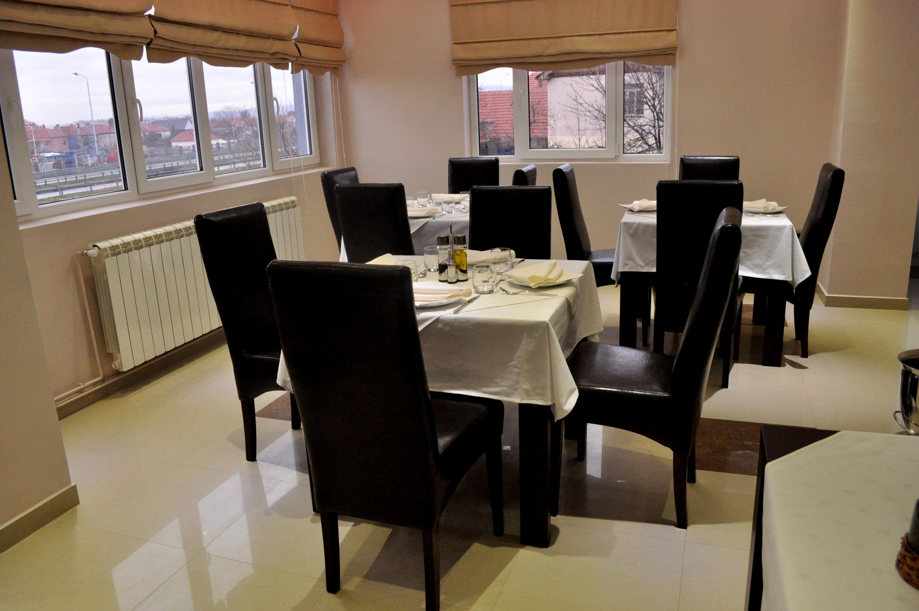 Garni Hotel 018 In Nis Bagian luar foto