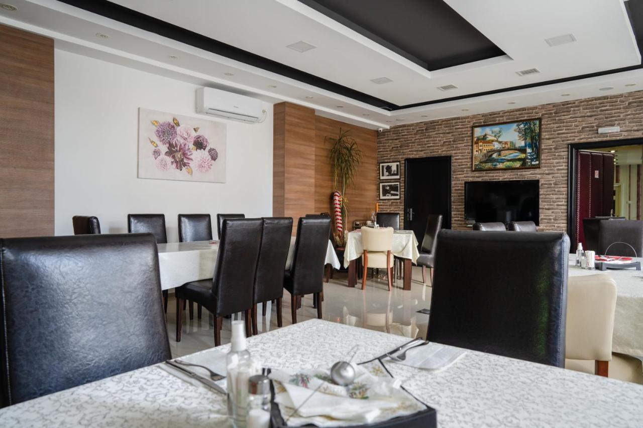Garni Hotel 018 In Nis Bagian luar foto