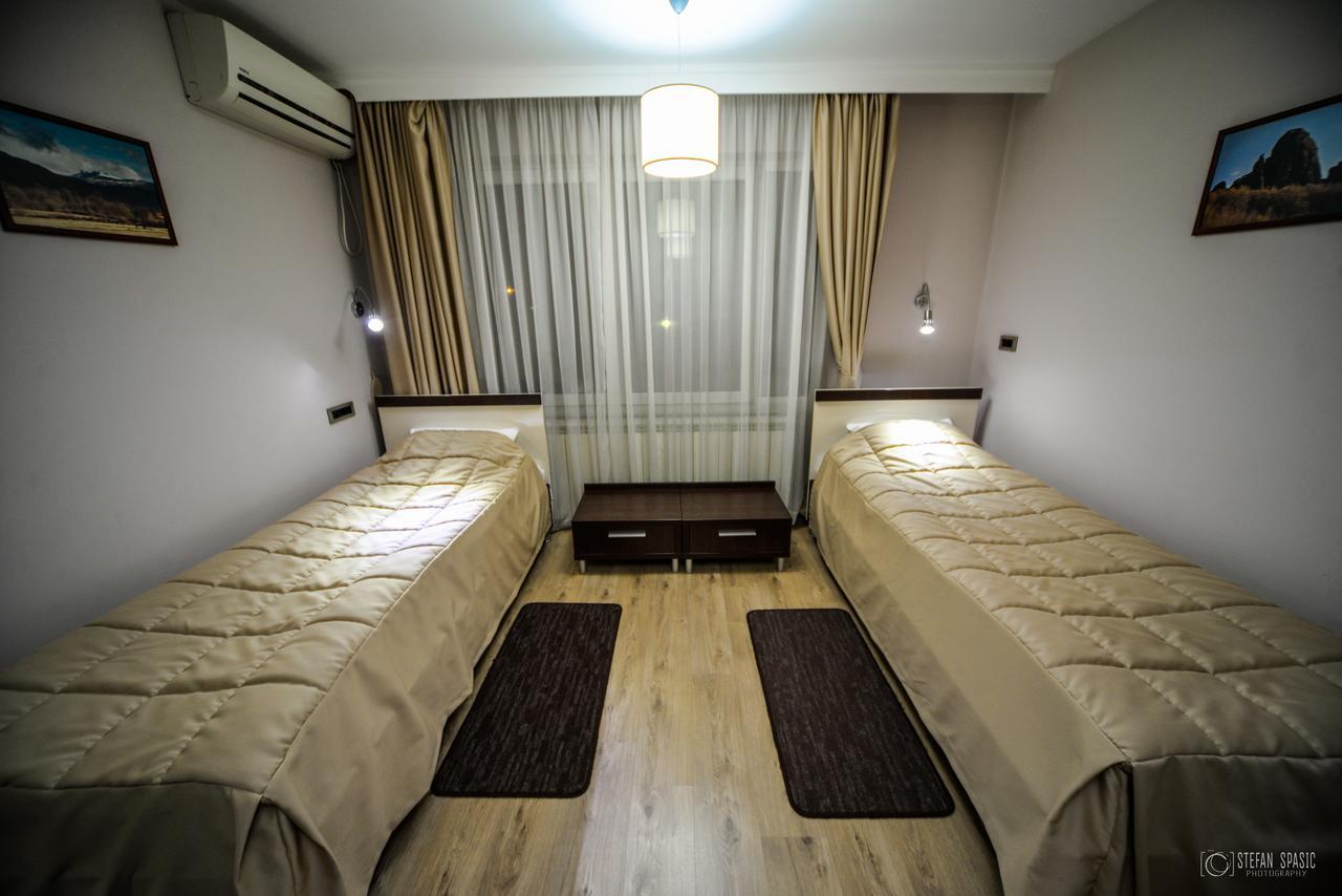 Garni Hotel 018 In Nis Bagian luar foto