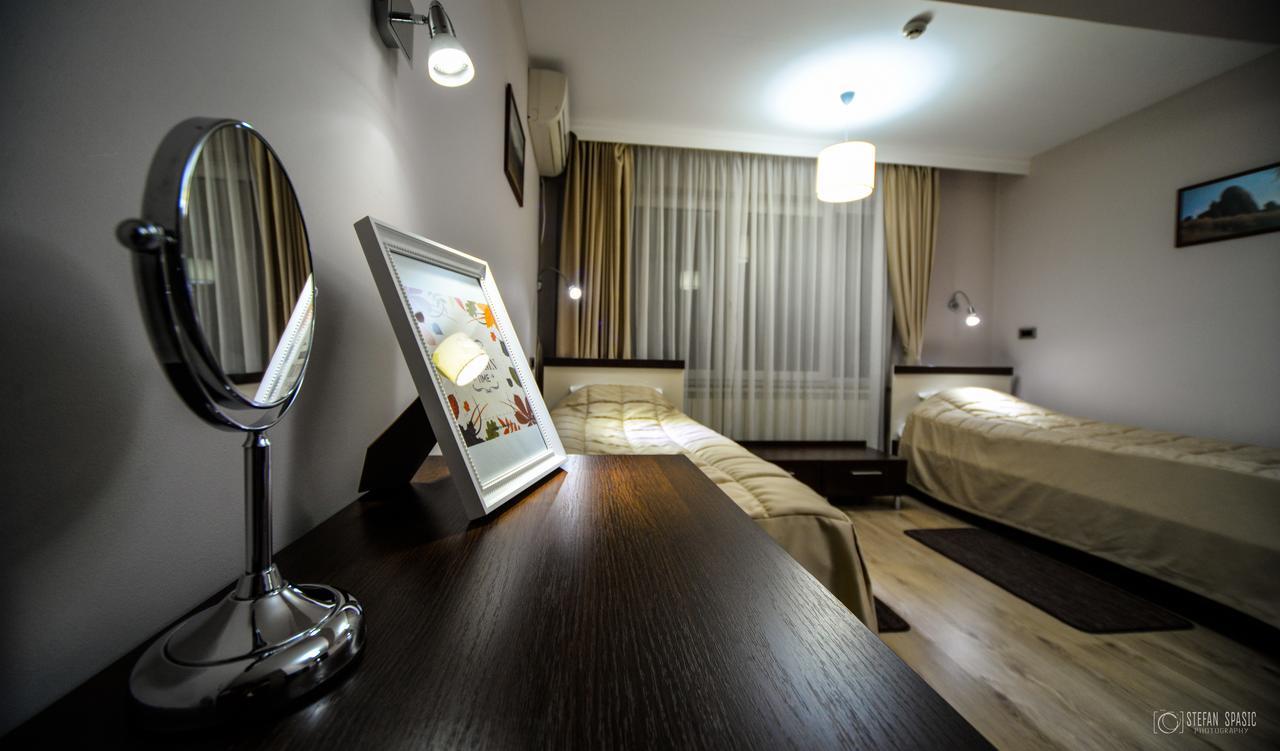 Garni Hotel 018 In Nis Bagian luar foto