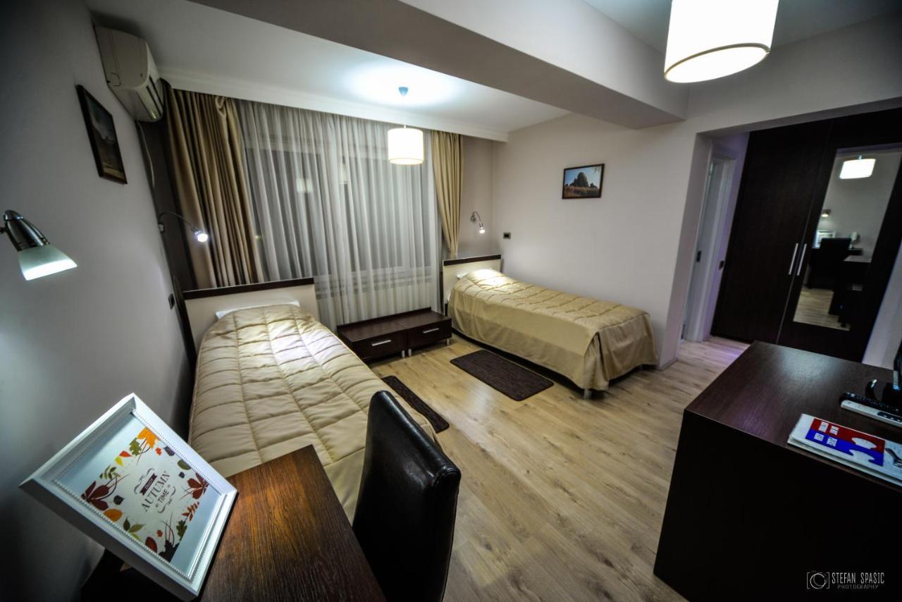 Garni Hotel 018 In Nis Bagian luar foto