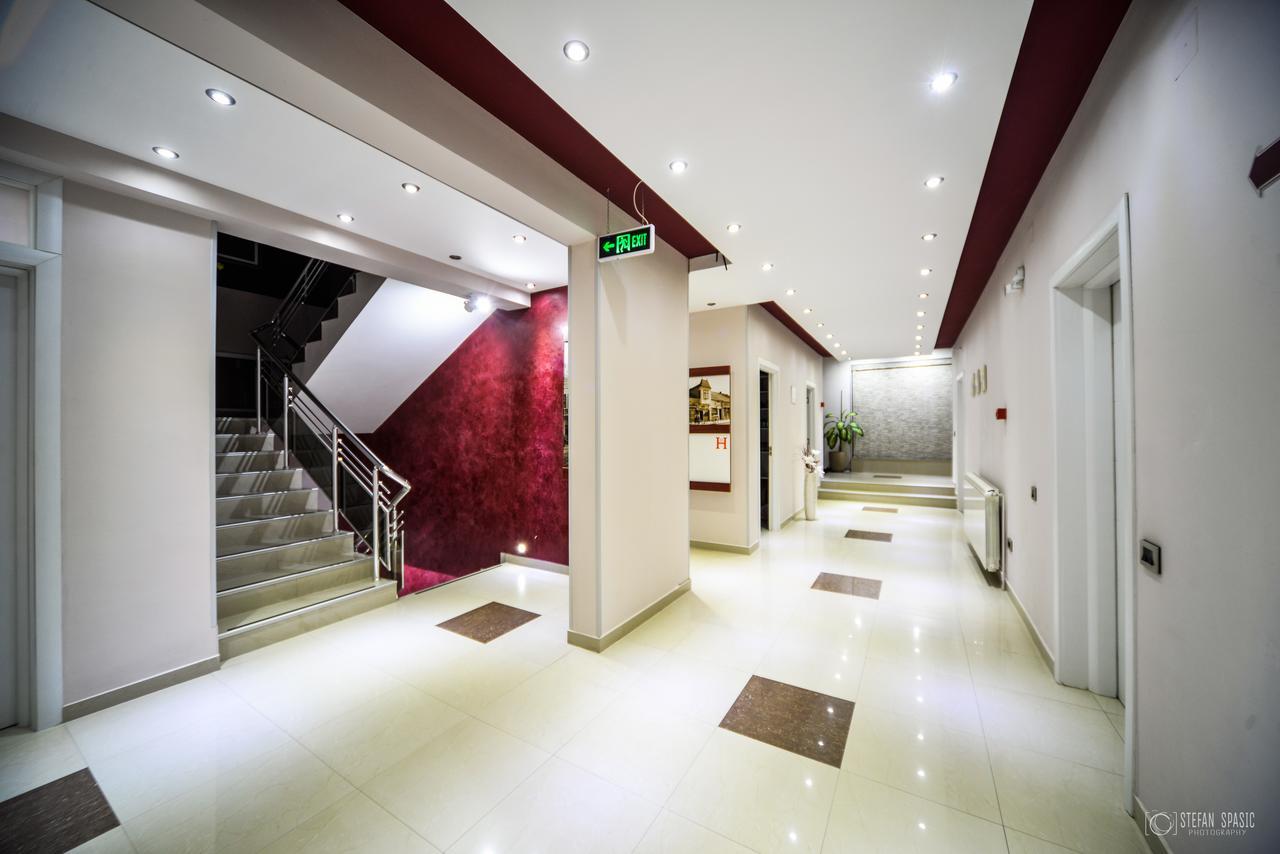 Garni Hotel 018 In Nis Bagian luar foto