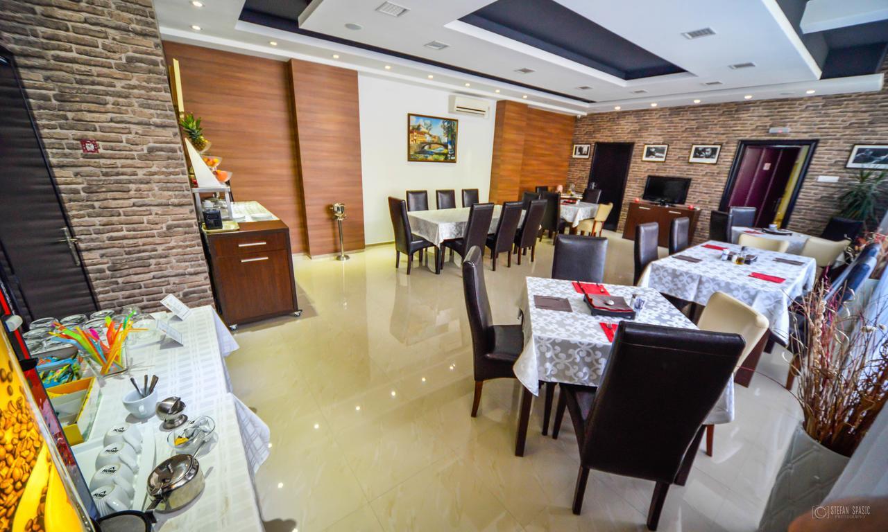 Garni Hotel 018 In Nis Bagian luar foto