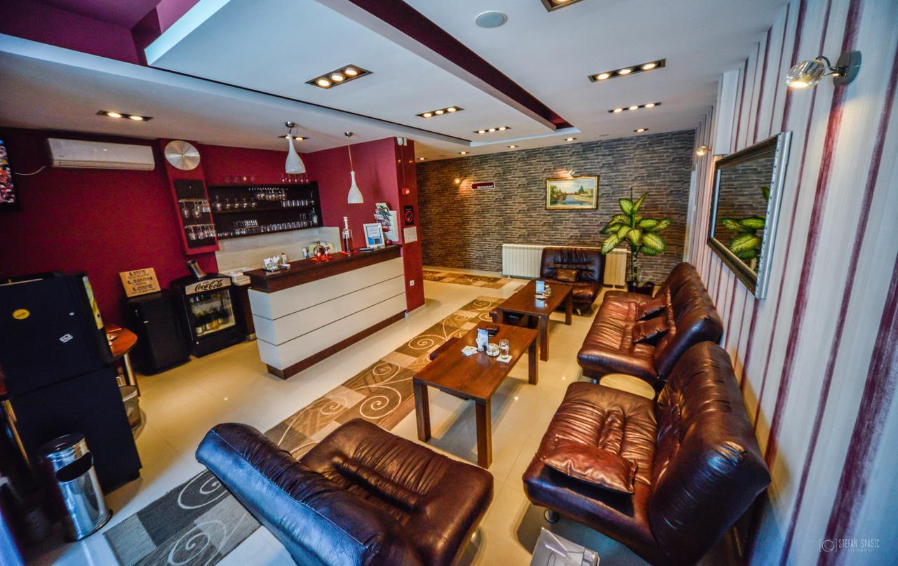 Garni Hotel 018 In Nis Bagian luar foto