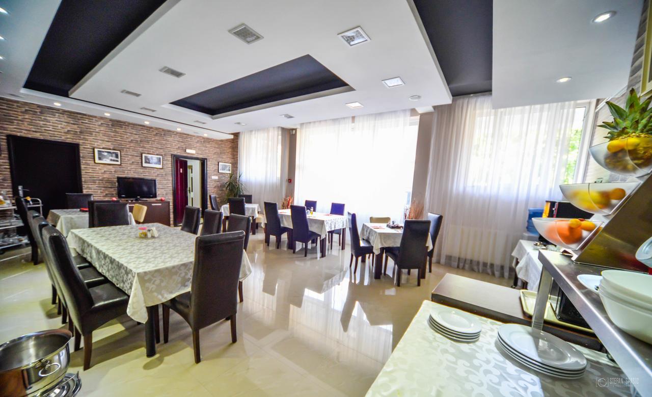 Garni Hotel 018 In Nis Bagian luar foto